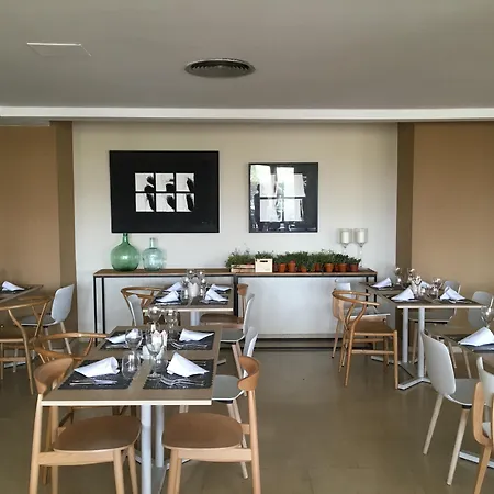 特雷斯托雷斯酒店 4*