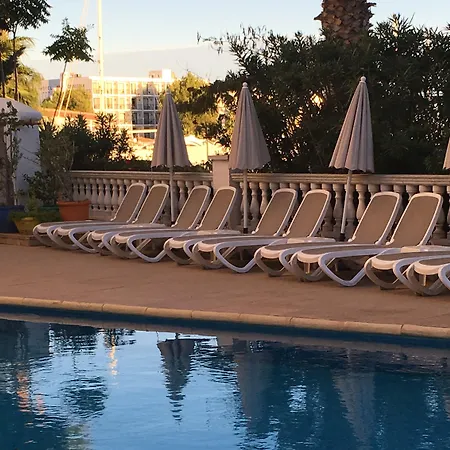 特雷斯托雷斯酒店 4*