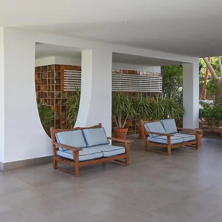 特雷斯托雷斯酒店