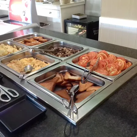 特雷斯托雷斯酒店 酒店 圣埃乌拉利亚