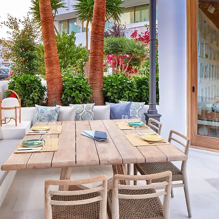 特雷斯托雷斯酒店