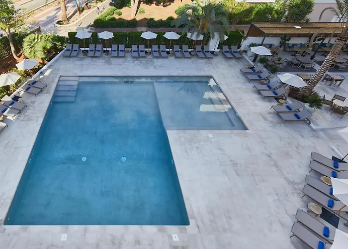 Tres Torres Hotel 4*