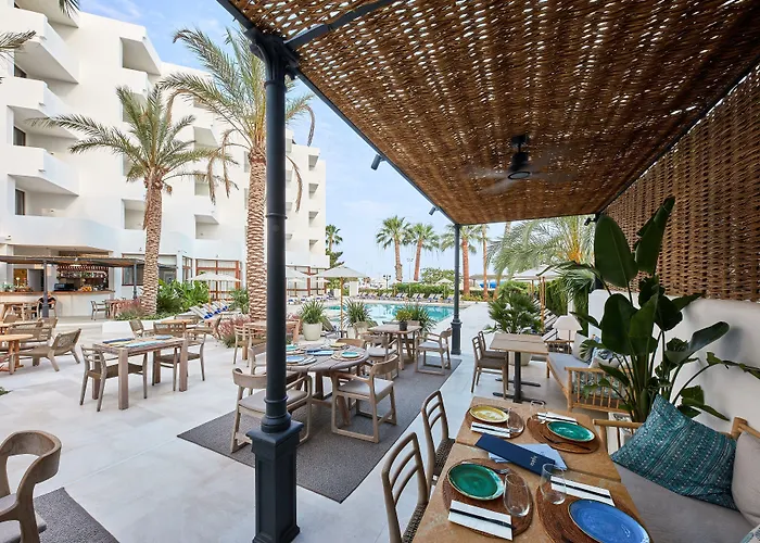 Tres Torres Hotel 4*