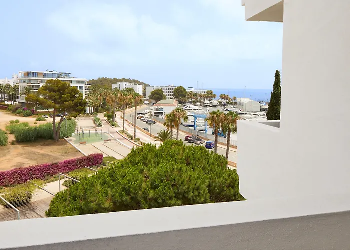 Hotel Tres Torres 4*